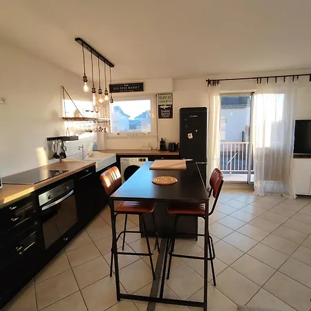 Appartement Ideal En Amoureux, Vue Et Jardin ! Lumineux A Tharon-plage